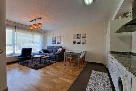 Apartamento Con Piscina Lägenhet Llanes Exteriör bild