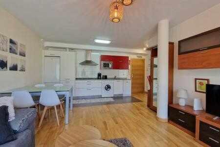 Apartamento Con Piscina Lägenhet Llanes Exteriör bild